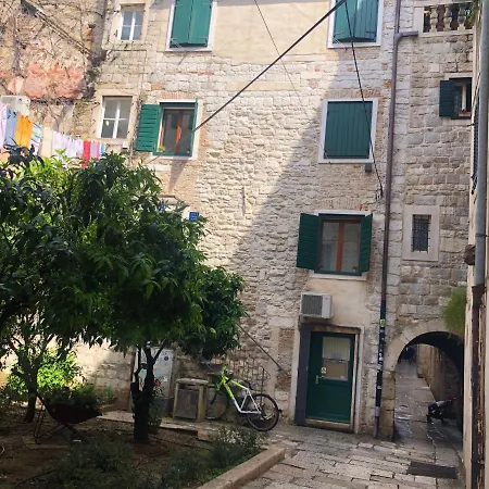 Nono And Nona In Diocletians Palace Apartment *