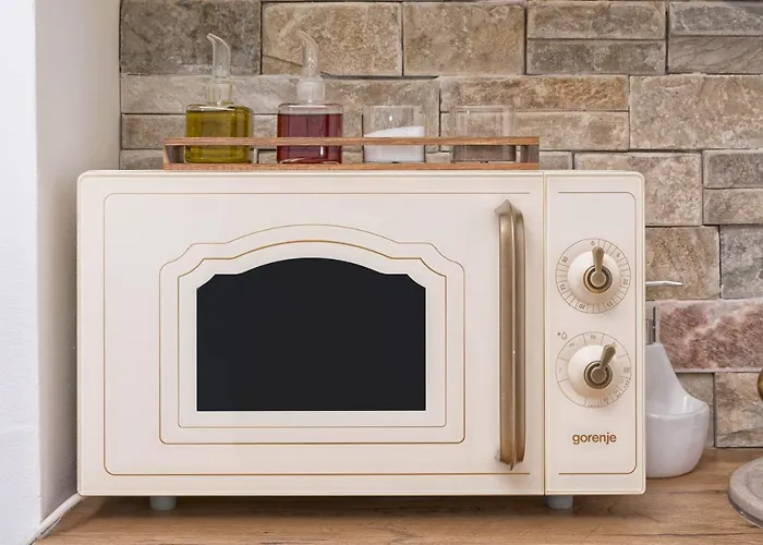 Nono And Nona In Diocletians Palace *