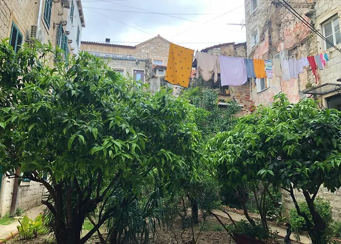 Nono And Nona In Diocletians Palace 스플리트