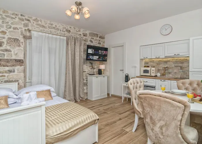 Apartment Nono And Nona In Diocletians Palace Split