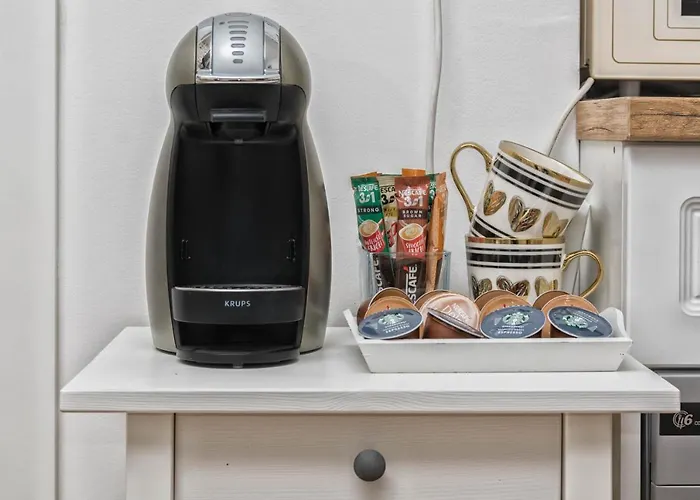 Nono And Nona In Diocletians Palace *